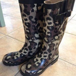 Woman's rain boots